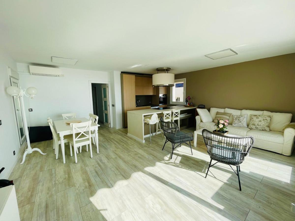 Appartamento La Marina2 Seaview With Amazing Terrace Sitges Esterno foto